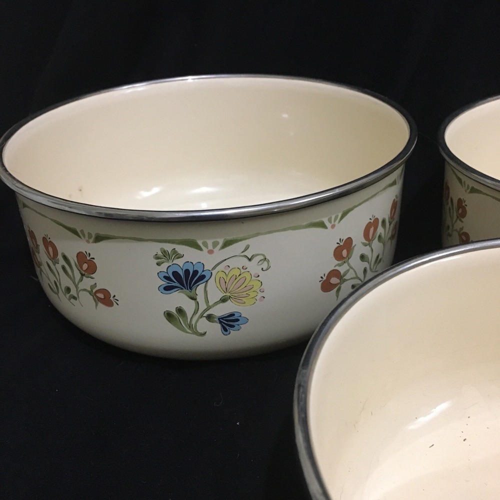 Vintage JC Penney's Kobe Kitchen Floral Enamel Metal Mixing Nesting Bowls